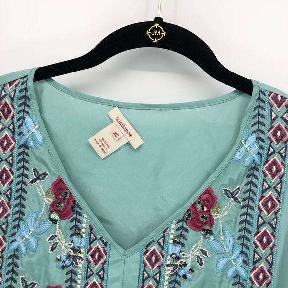 Sundance Silk Top Blouse Size XS Embroidered Floral V Neck 100% Silk Tunic Boho - Picture 3 of 6